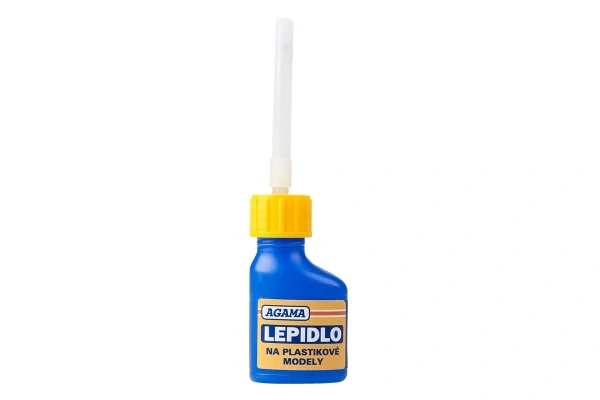 Lepidlo na plastikové modely