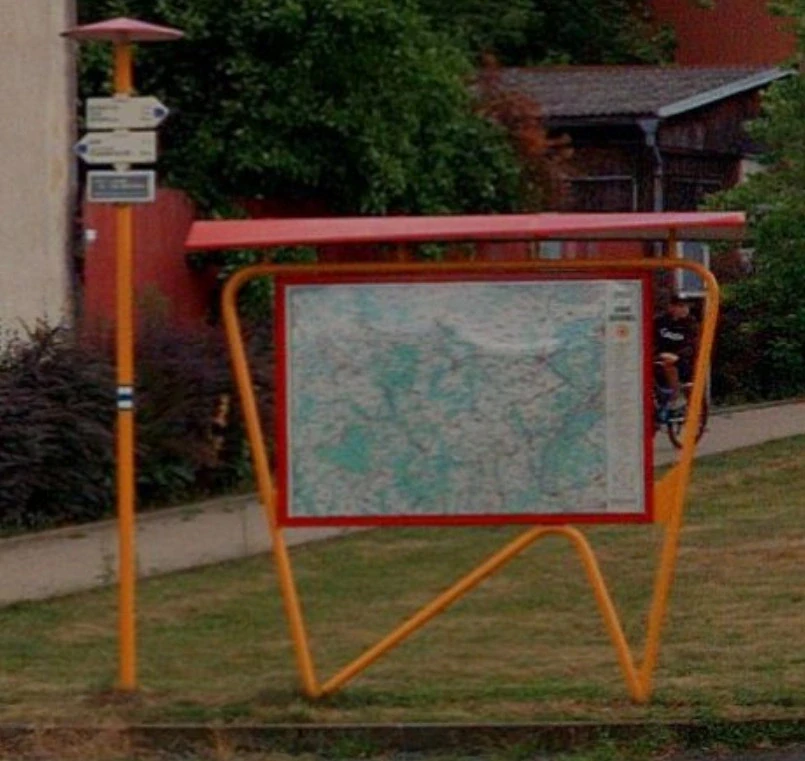 Turistická mapa s rozcestníky