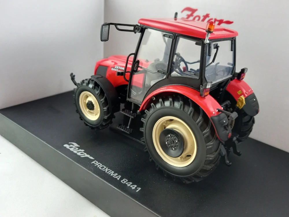 ZETOR Proxima 8441 1:32